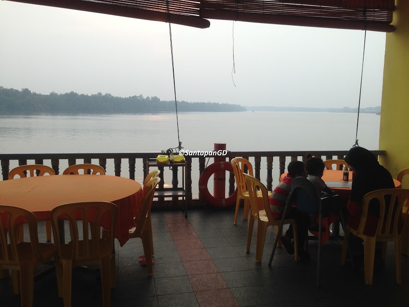 River view seafood restaurant